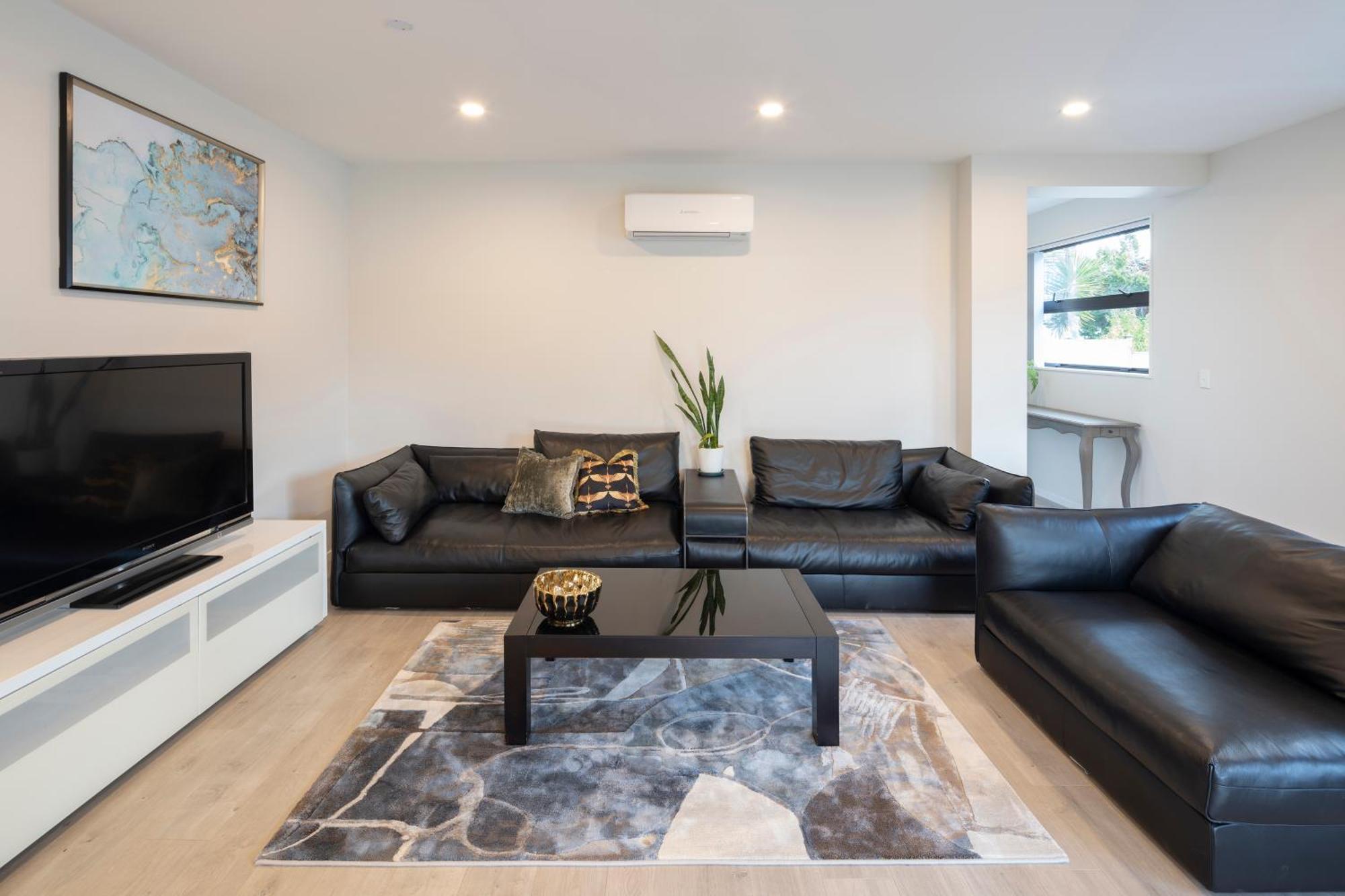 Modern Immaculate Residence In Mount Wellington Auckland Exterior foto